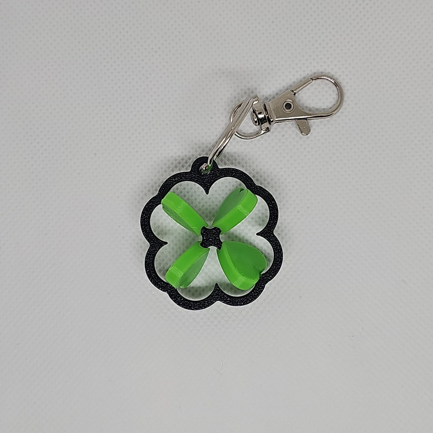 Four Leaf Clover Heart Fidget Keychain (Small)
